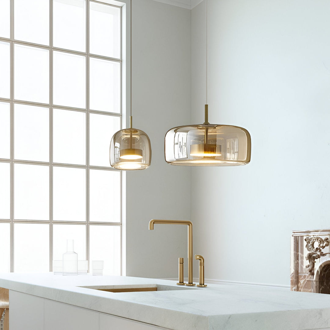 Nowoczesna lampa sufitowa z szklaną kloszem i LED, styl retro