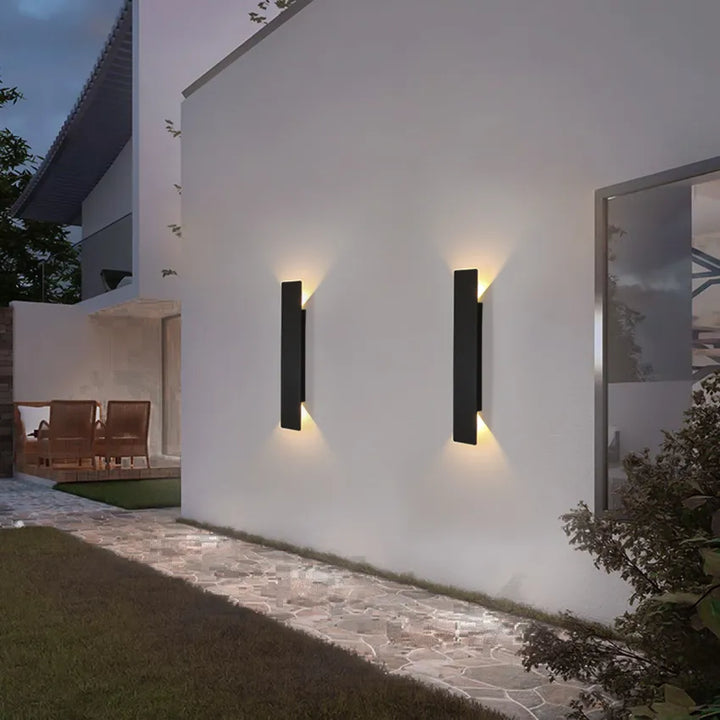 Dwustronna lampa ścienna zewnętrzna – wodoodporna