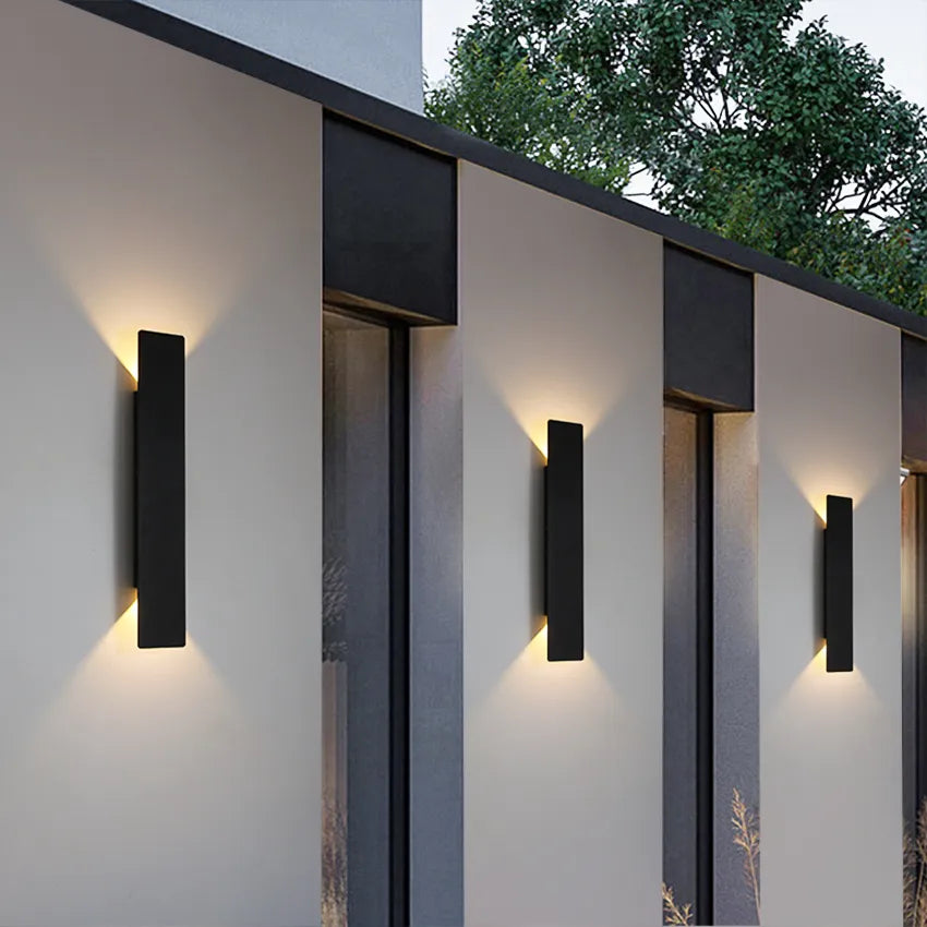 Dwustronna lampa ścienna zewnętrzna – wodoodporna