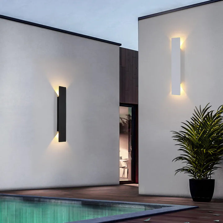 Dwustronna lampa ścienna zewnętrzna – wodoodporna