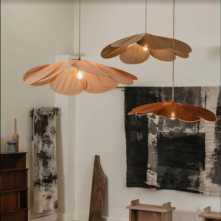Lampa wisząca w kształcie kwiatu – nowoczesny design