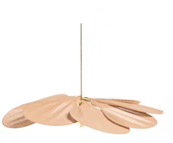 Lampa wisząca w kształcie kwiatu – nowoczesny design