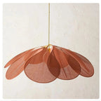 Lampa wisząca w kształcie kwiatu – nowoczesny design