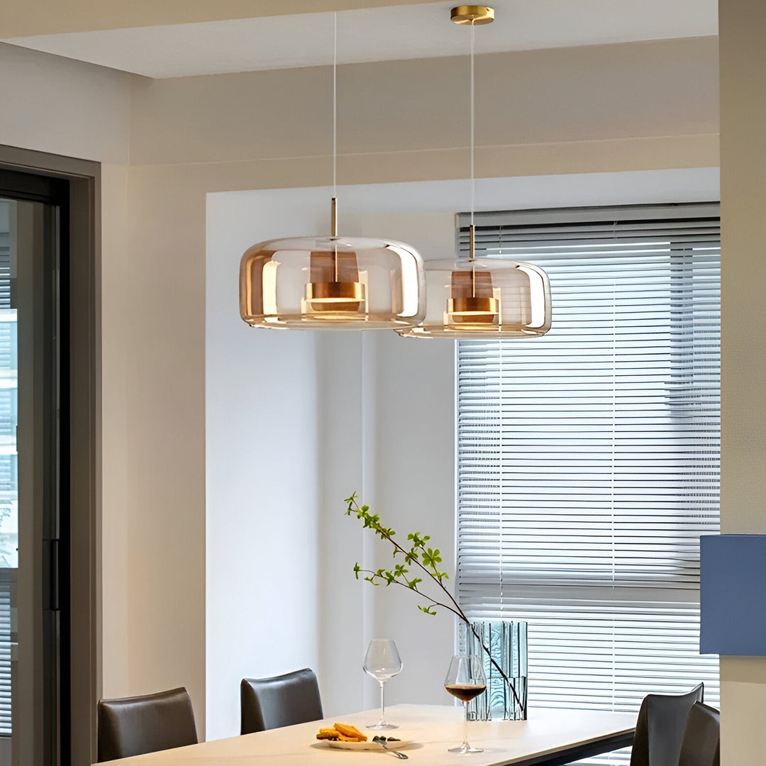 Nowoczesna lampa sufitowa z szklaną kloszem i LED, styl retro