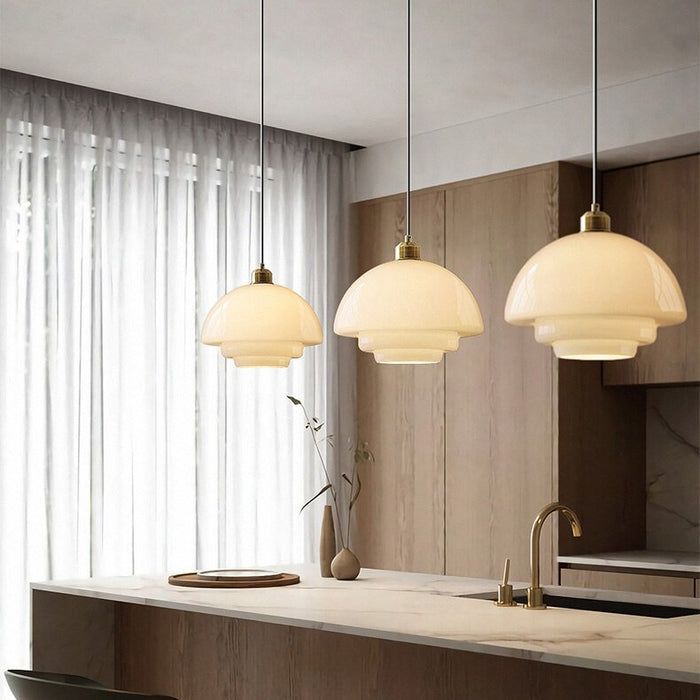 Szklana lampa stołowa – nowoczesny design