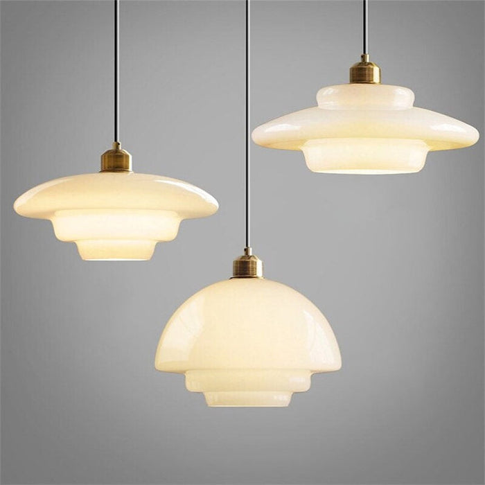 Szklana lampa stołowa – nowoczesny design