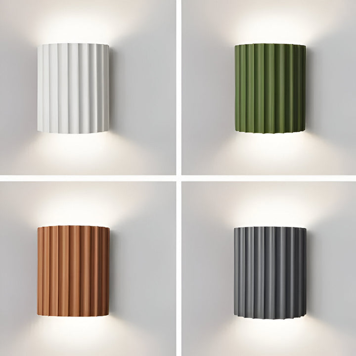 Nowoczesna lampa ścienna Clarity z żywicy, styl nordycki