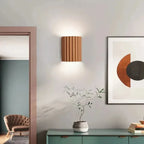 Nowoczesna lampa ścienna Clarity z żywicy, styl nordycki
