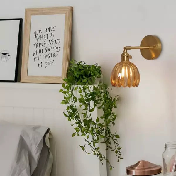 Lampa stołowa w stylu retro – dekoracyjne oświetlenie